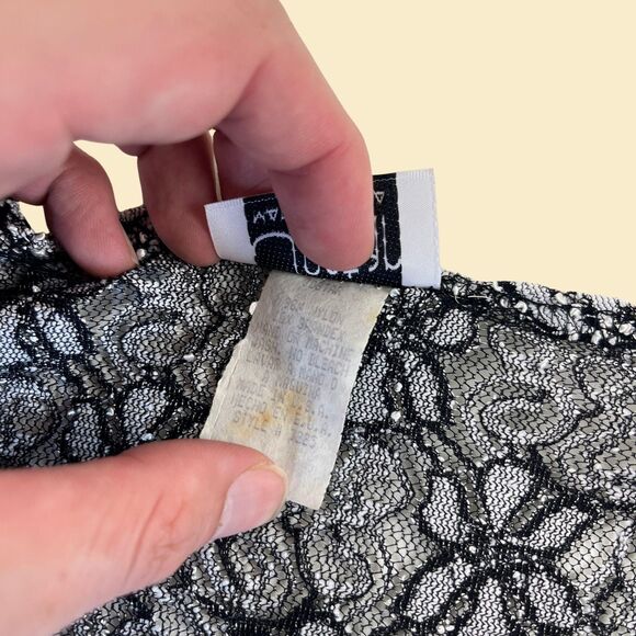 Vintage 70s/80s M lace floral blouse by Jostar, black & white sheer crew-neck - Picture 4 of 9